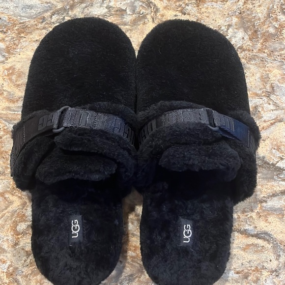 UGG Other - Ugg Fluff It Slippers